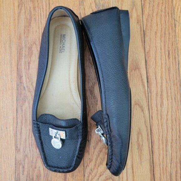 Michael Kors 8M Black Leather Loafers With Silver MK Logo Accent - Picture 1 of 11